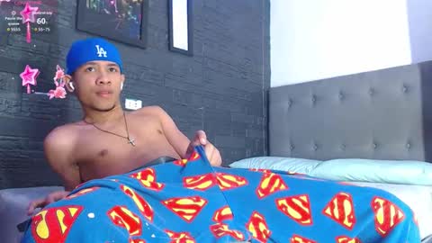 Snapshot of romancartier_ chatting on October 17, 11:02 am Roman Cartier online show from October 17, 11:02 am