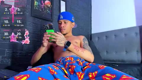 Snapshot of romancartier_ chatting on December 14, 7:03 am Roman Cartier online show from December 14, 7:03 am