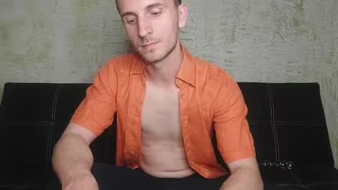 romangold4 online show from May 1, 4:33 pm