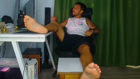 Snapshot of romaniamaster1 chatting on June 25, 5:12 am romaniamaster1 online show from June 25, 5:12 am