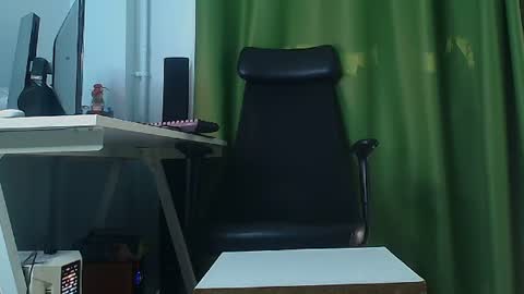 Snapshot of romaniamaster1 chatting on July 10, 6:17 am romaniamaster1 online show from July 10, 6:17 am