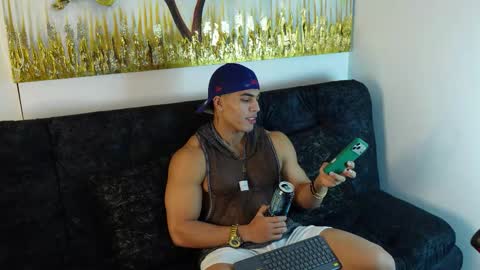 Snapshot of romano_kentt12 chatting on February 1, 1:15 am romano_kentt12 online show from February 1, 1:15 am