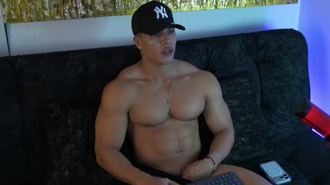 Snapshot of romano_kentt12 chatting on February 12, 3:12 am romano_kentt12 online show from February 12, 3:12 am