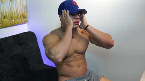 Snapshot of romano_kentt12 chatting on June 13, 4:21 am romano_kentt12 online show from June 13, 4:21 am