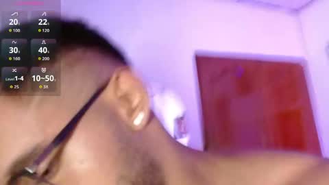 Snapshot of romanpearce_ chatting on June 3, 10:15 pm Roman online show from June 3, 10:15 pm