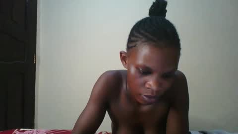 Snapshot of romantic2u4 chatting on February 17, 9:46 am Emma online show from February 17, 9:46 am