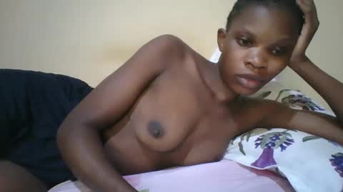 Snapshot of romantic2u4 chatting on September 15, 7:14 pm Emma online show from September 15, 7:14 pm