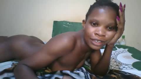 Snapshot of romantic2u4 chatting on September 23, 5:32 am Emma online show from September 23, 5:32 am