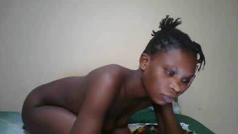 Snapshot of romantic2u4 chatting on September 27, 7:13 am Emma online show from September 27, 7:13 am