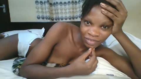 Snapshot of romantic2u4 chatting on November 1, 4:25 am Emma online show from November 1, 4:25 am