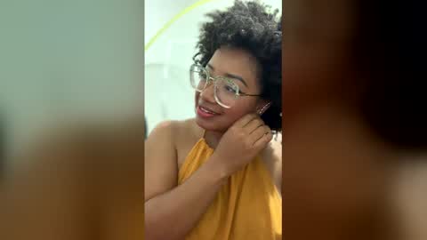 Snapshot of romantic_stargirl chatting on January 8, 5:15 pm Is A Belle online show from January 8, 5:15 pm