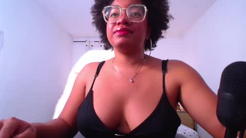 Snapshot of romantic_stargirl chatting on January 9, 3:26 pm Is A Belle online show from January 9, 3:26 pm