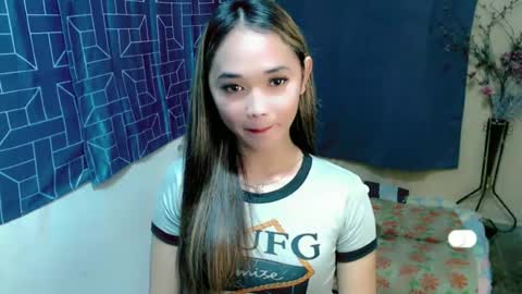 Snapshot of romanticslutxxx chatting on June 10, 11:31 am empress online show from June 10, 11:31 am