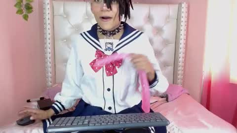 Snapshot of romeo_laurient chatting on May 15, 9:33 pm ROMEO online show from May 15, 9:33 pm