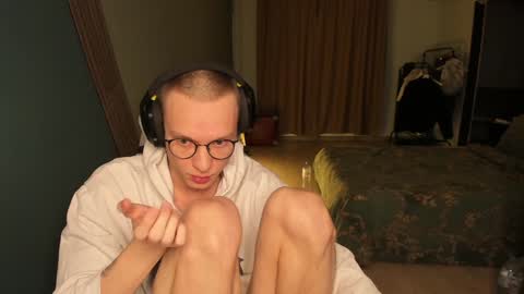 Snapshot of romeo_mercy chatting on February 3, 2:14 am Romeo online show from February 3, 2:14 am