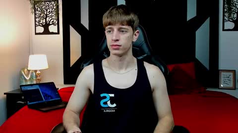 Snapshot of romeo_ricci1 chatting on November 18, 12:20 pm Romeo Ricci online show from November 18, 12:20 pm