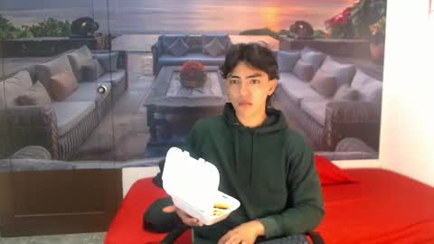 Snapshot of romeomillerr chatting on January 5, 7:17 pm Romeo online show from January 5, 7:17 pm