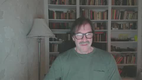 Snapshot of ronger69big chatting on January 11, 5:10 am RodgerDodger online show from January 11, 5:10 am