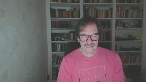 Snapshot of ronger69big chatting on January 26, 6:59 am RodgerDodger online show from January 26, 6:59 am