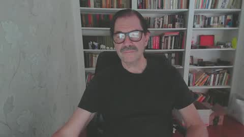 Snapshot of ronger69big chatting on January 28, 4:30 pm RodgerDodger online show from January 28, 4:30 pm