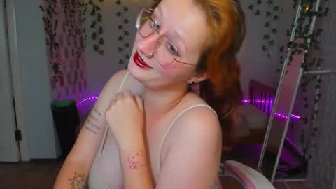 Snapshot of roniya_v chatting on September 20, 12:50 pm Spicy lady Kristy online show from September 20, 12:50 pm