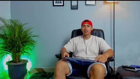 RonnieCanford online show from February 20, 4:42 am