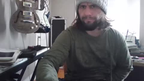 ronniejohnston13 online show from December 16, 7:08 pm