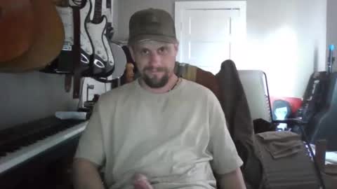 Snapshot of ronniejohnston13 chatting on April 17, 9:40 pm ronniejohnston13 online show from April 17, 9:40 pm