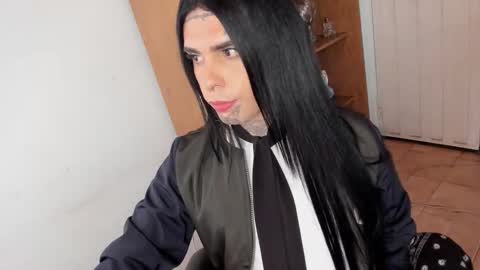 Snapshot of room911 chatting on February 2, 9:57 pm herreraisa offical online show from February 2, 9:57 pm