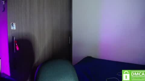 Snapshot of room_hot_x chatting on July 24, 8:18 pm ken online show from July 24, 8:18 pm
