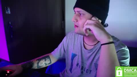 Snapshot of room_hot_x chatting on August 3, 11:30 pm ken online show from August 3, 11:30 pm