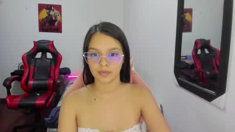  MIA AND PAUL online show from December 18, 11:22 pm