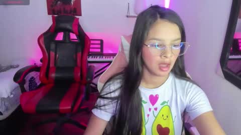  MIA AND PAUL online show from March 3, 3:18 pm