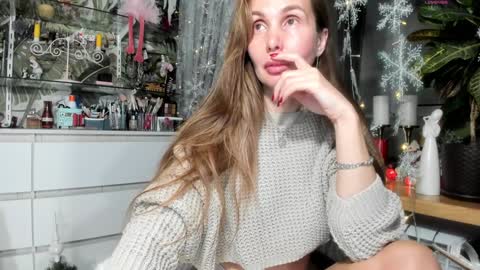 Snapshot of rora_ chatting on December 18, 11:08 pm Aurora online show from December 18, 11:08 pm