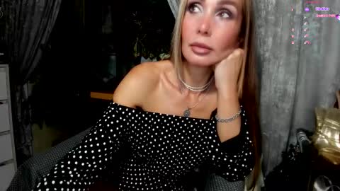 Snapshot of rora_ chatting on October 18, 9:59 pm Aurora online show from October 18, 9:59 pm