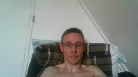 rororober online show from March 25, 9:59 am