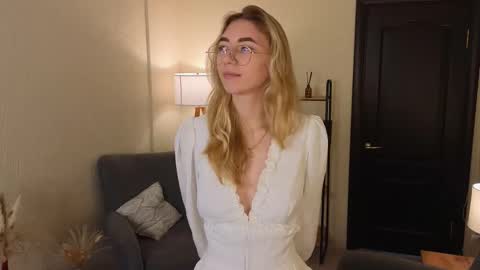 Emma online show from October 9, 7:50 am