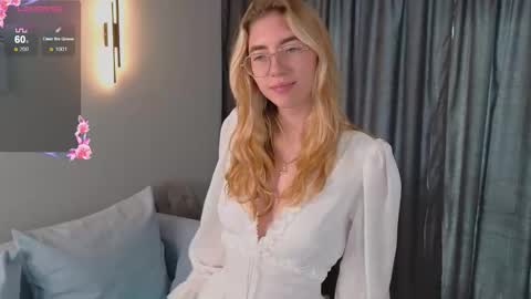 Emma online show from October 13, 8:47 am