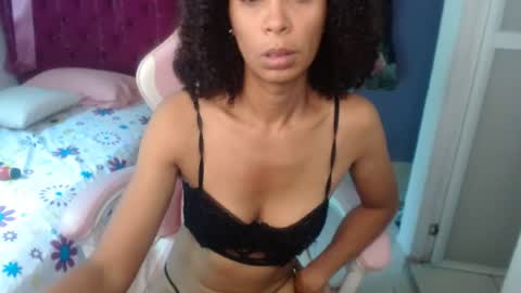 Snapshot of rosa_skinny chatting on July 2, 6:36 pm rosa online show from July 2, 6:36 pm