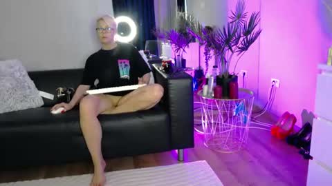 Rose online show from June 15, 4:25 am