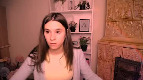 Snapshot of rosalais_ chatting on May 8, 6:52 am Rose online show from May 8, 6:52 am