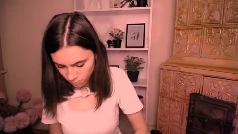 Snapshot of rosalais_ chatting on June 6, 6:18 am Rose online show from June 6, 6:18 am