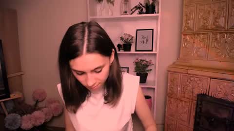 Snapshot of rosalais_ chatting on June 10, 8:46 am Rose online show from June 10, 8:46 am