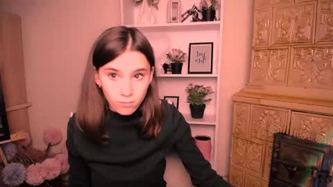 Snapshot of rosalais_ chatting on June 13, 6:11 am Rose online show from June 13, 6:11 am