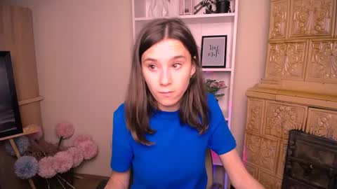 Snapshot of rosalais_ chatting on June 18, 9:14 am Rose online show from June 18, 9:14 am