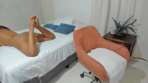 Snapshot of rosaliiaa1 chatting on February 17, 9:52 pm Rosalia online show from February 17, 9:52 pm