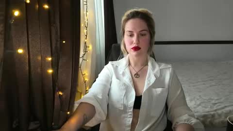 Rosali online show from October 27, 1:26 pm