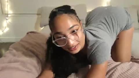 Rosalina online show from November 8, 5:40 am