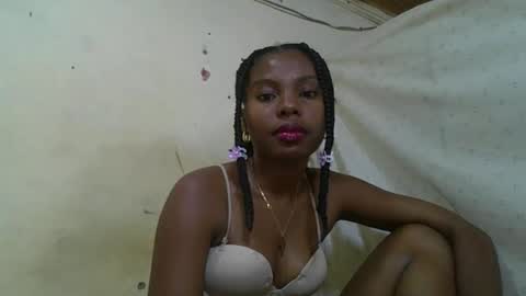 Snapshot of rosalinda933 chatting on May 11, 2:45 pm Rosalinda online show from May 11, 2:45 pm