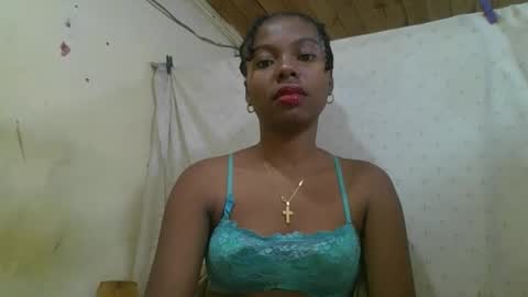Snapshot of rosalinda933 chatting on May 28, 6:54 am Rosalinda online show from May 28, 6:54 am